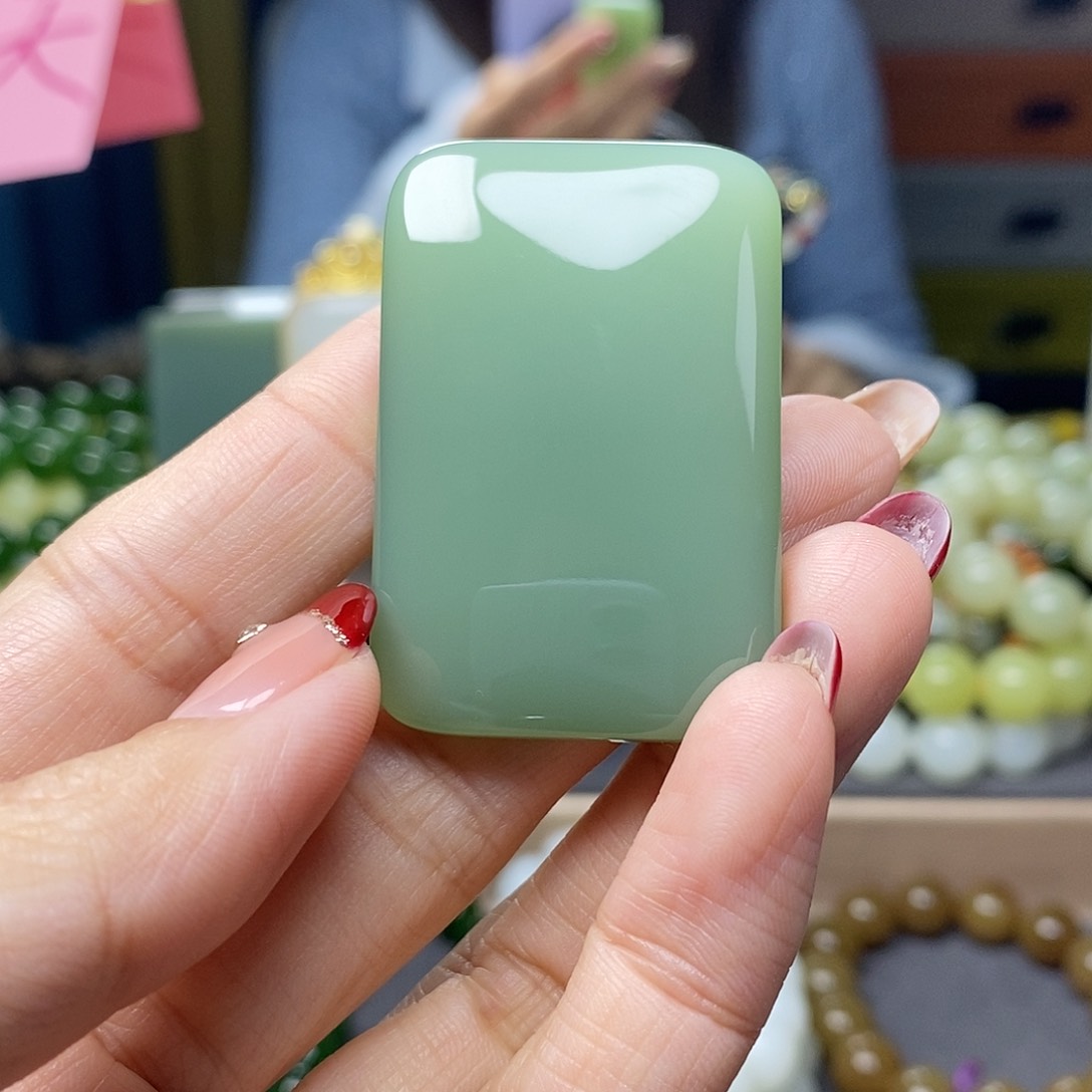 和田玉（碧玉）颈饰未镶嵌