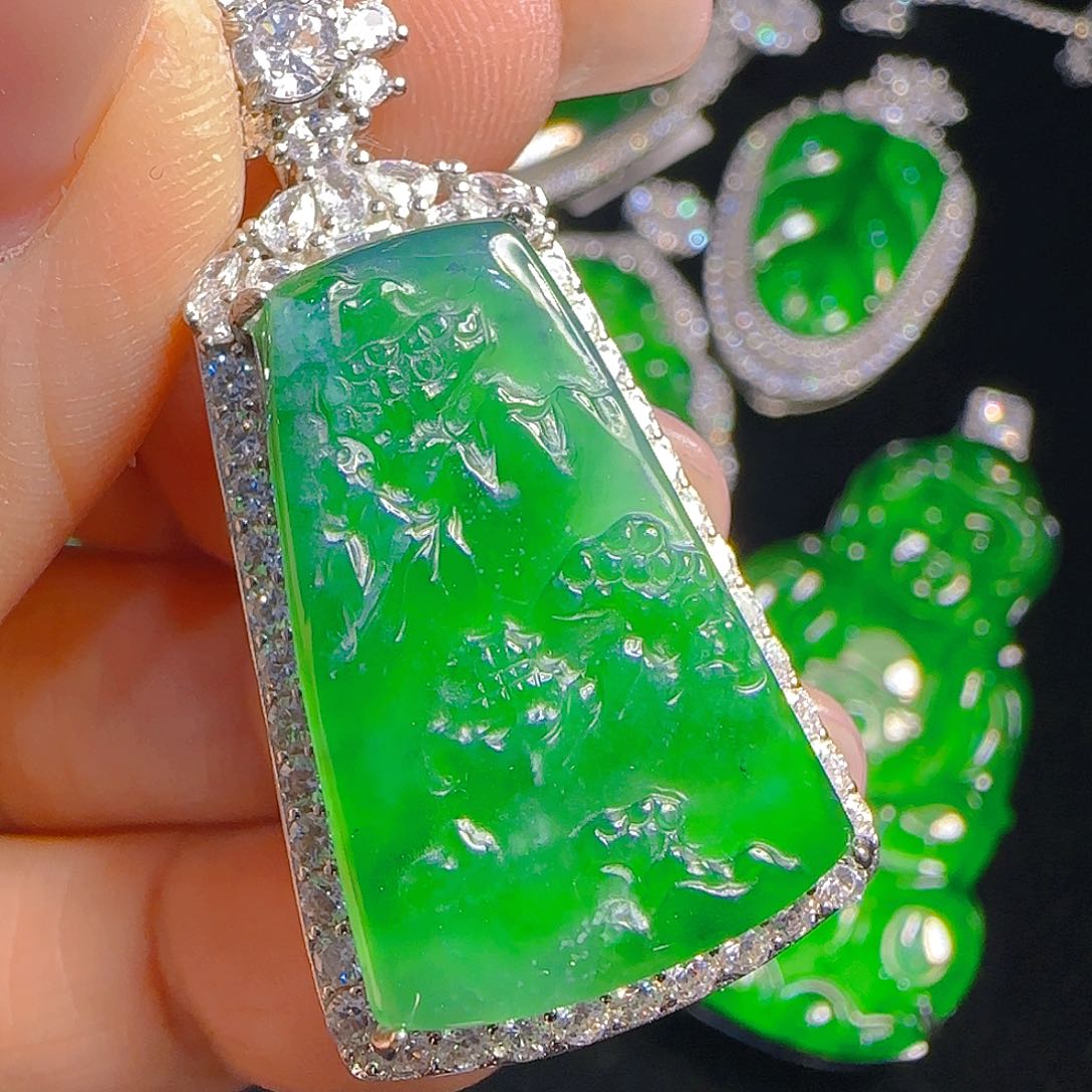 翡翠吊坠(赠链)银S925镶嵌