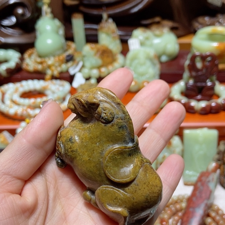 岫岩河磨玉（透闪石质玉）挂件未镶嵌