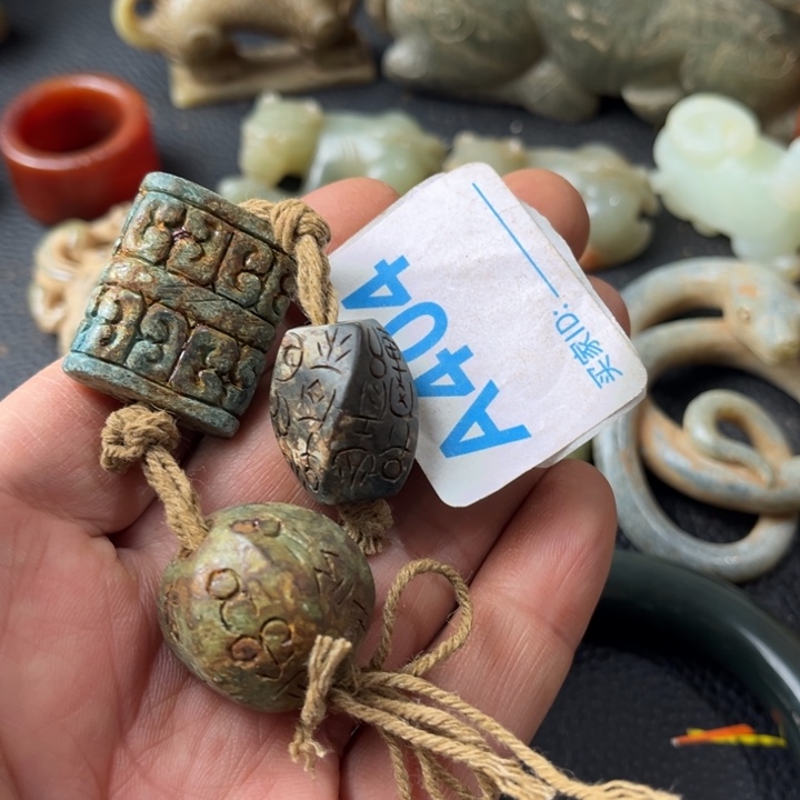 和田玉颈饰未镶嵌