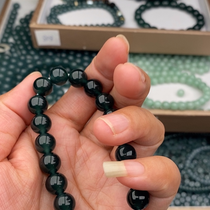 正***上翡翠未镶嵌手链手串