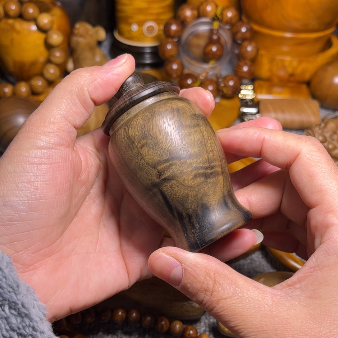 金丝楠阴沉木罐子