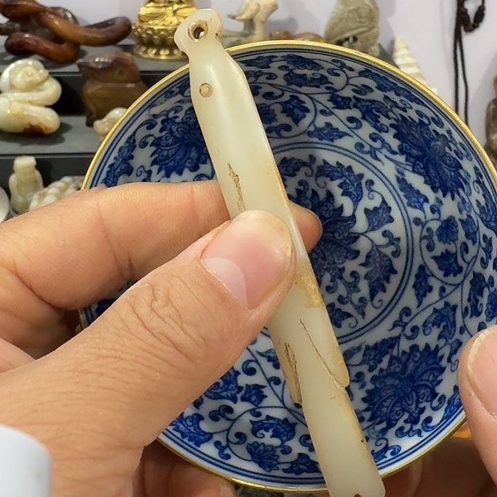 瓷片瓷自顾自的一个