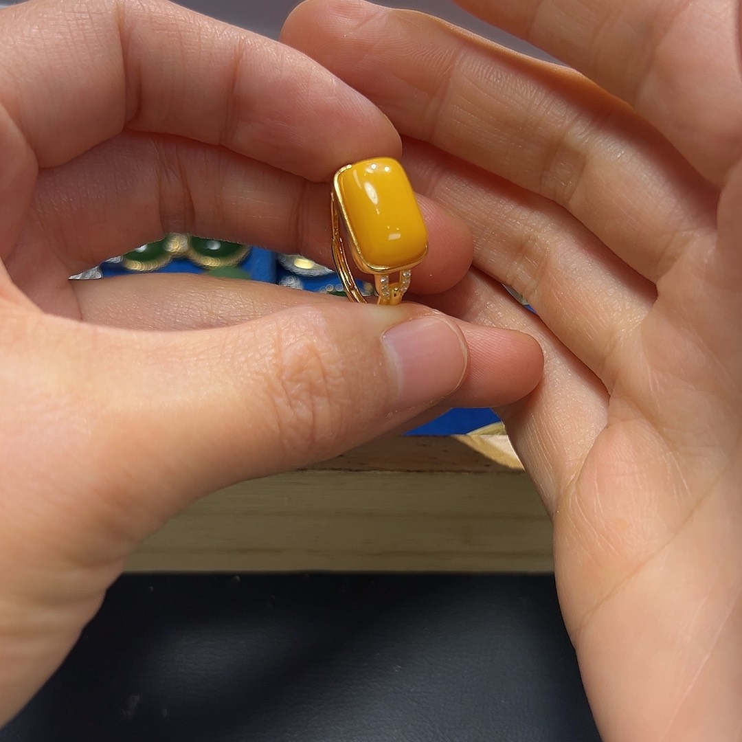 银S925镶嵌蜜蜡戒指你****y