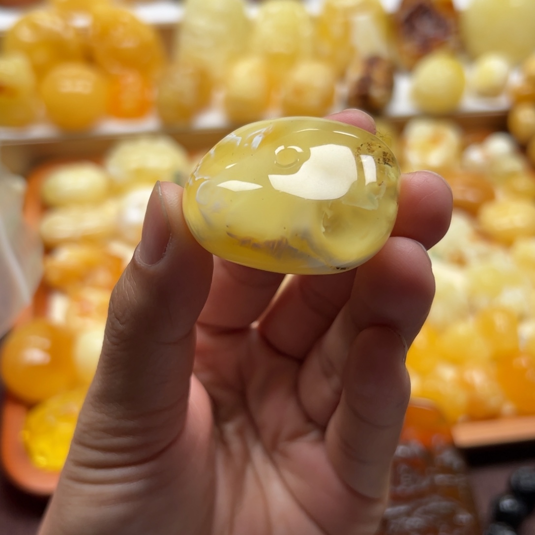 琥珀未镶嵌珠宝奇石