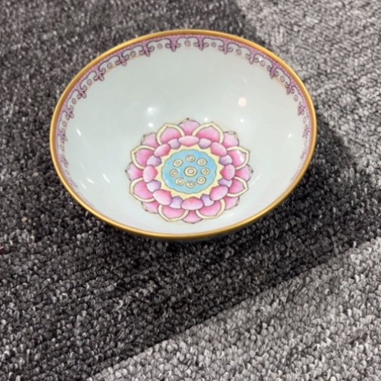 粉彩瓷器等艺术作品好**?