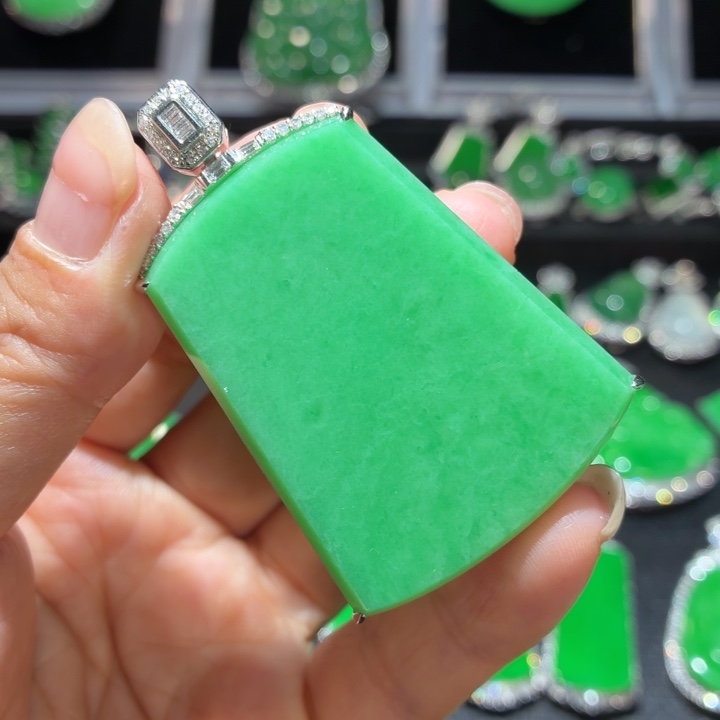 翡翠18K金镶嵌吊坠(不含链)翡翠