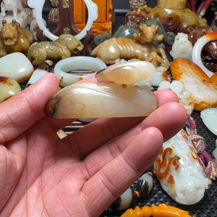 只买单纯的吊坠，没带链子，属的性质。