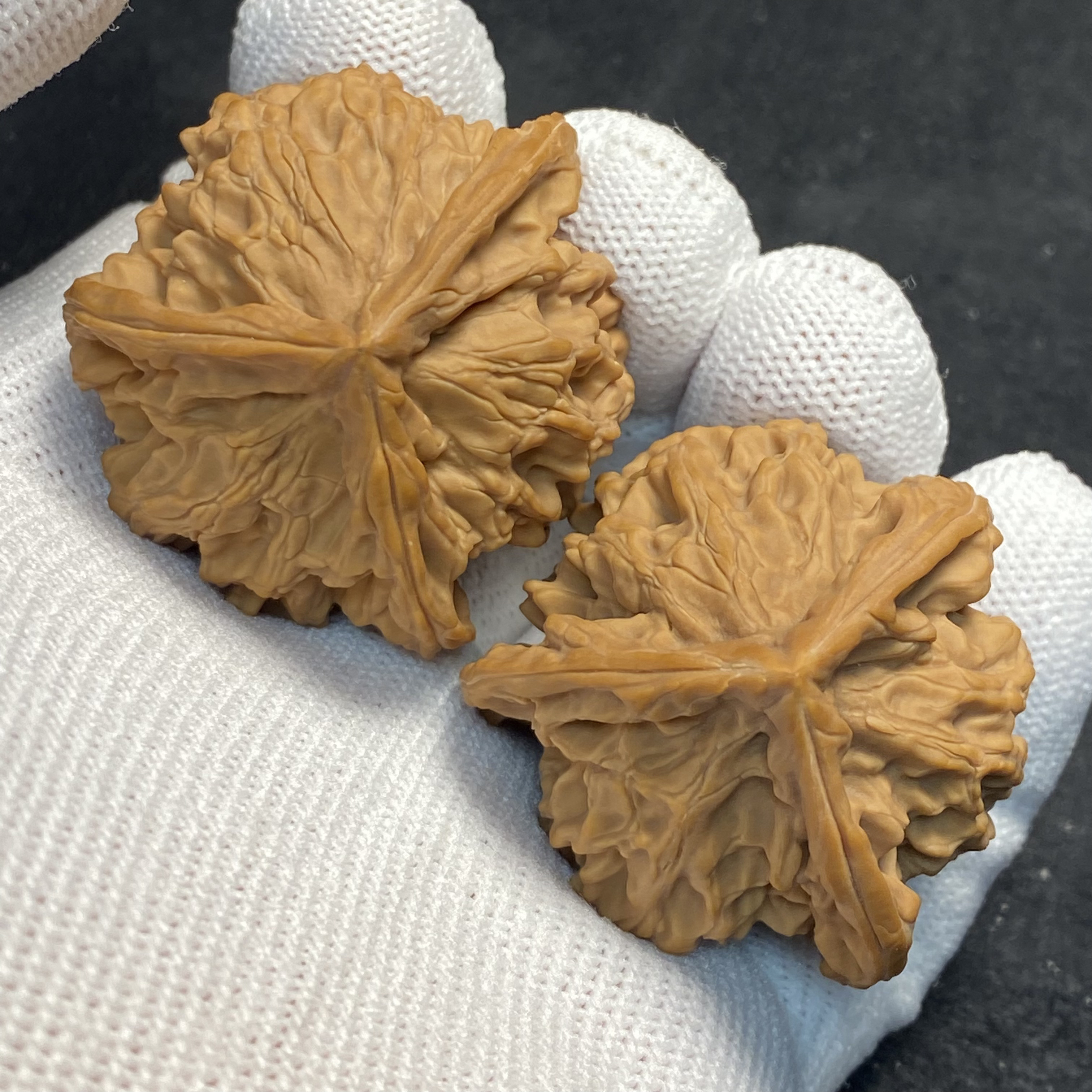 40全品天然盘山三棱核桃（0682）一物一图。边40-40-39高41