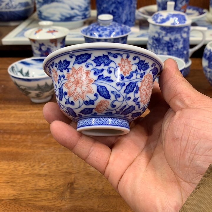 柴窑青花缠枝八宝压手杯