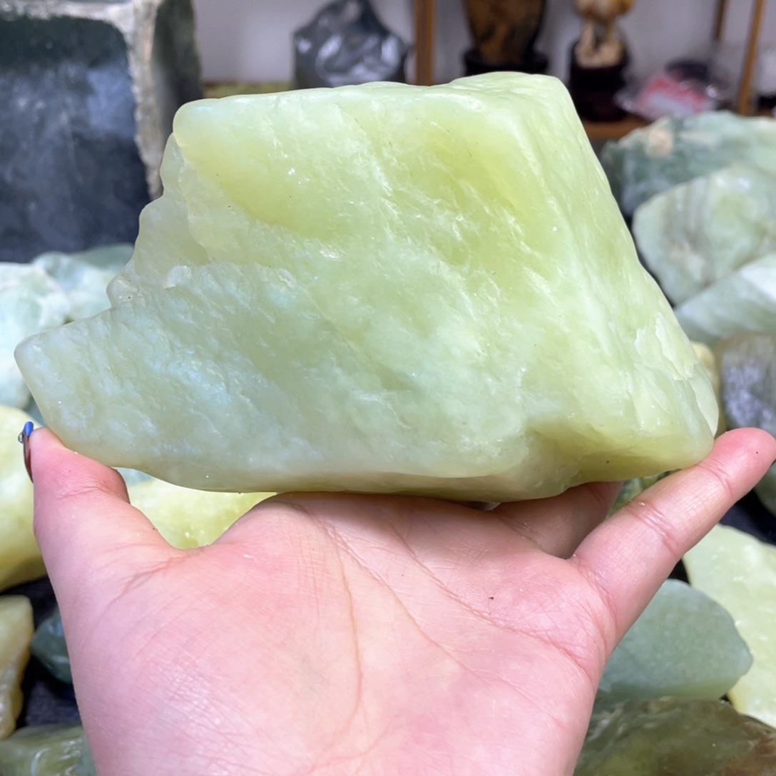 蛇纹石玉未镶嵌中国四大名玉简易