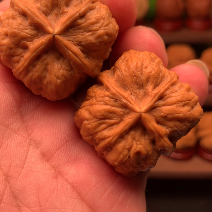 文玩核桃吊坠闲****。四棱