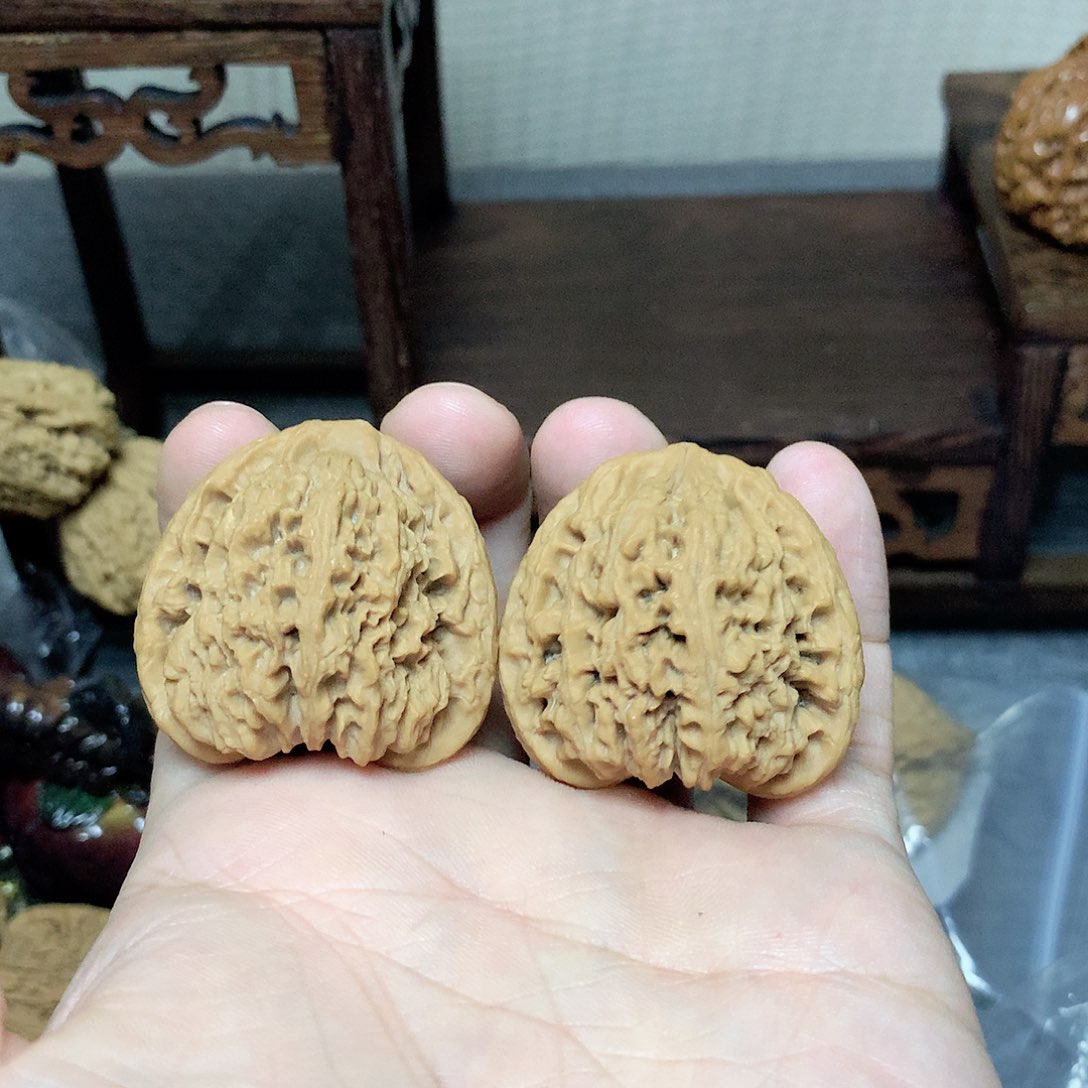 39三角全品文玩核桃