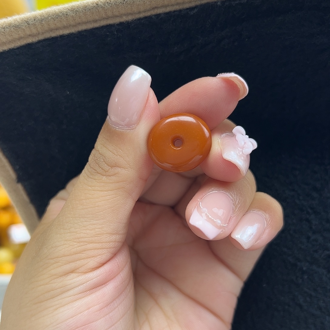 未镶嵌琥珀珠宝奇石