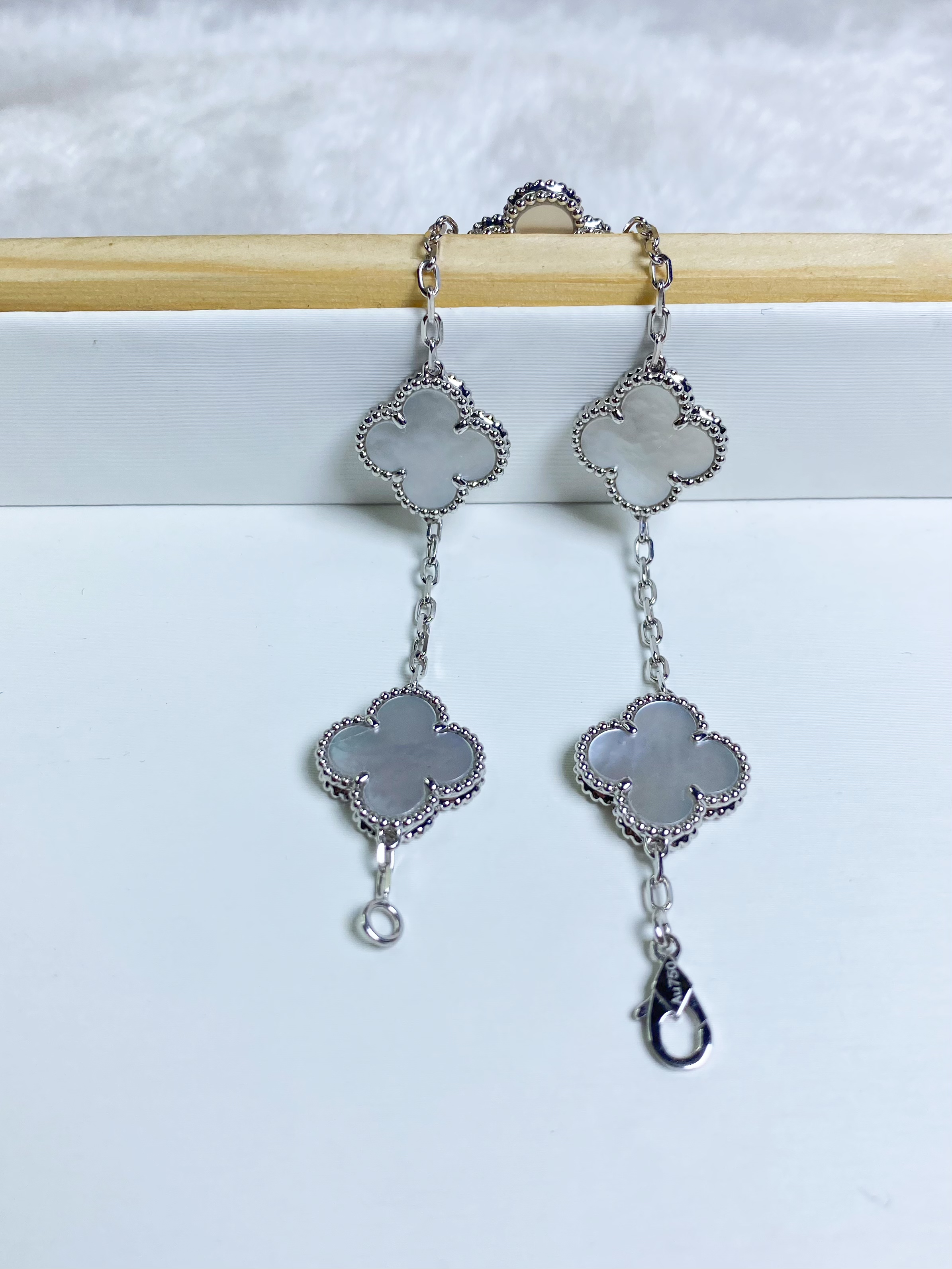 18KK白白贝母四叶草五花手链