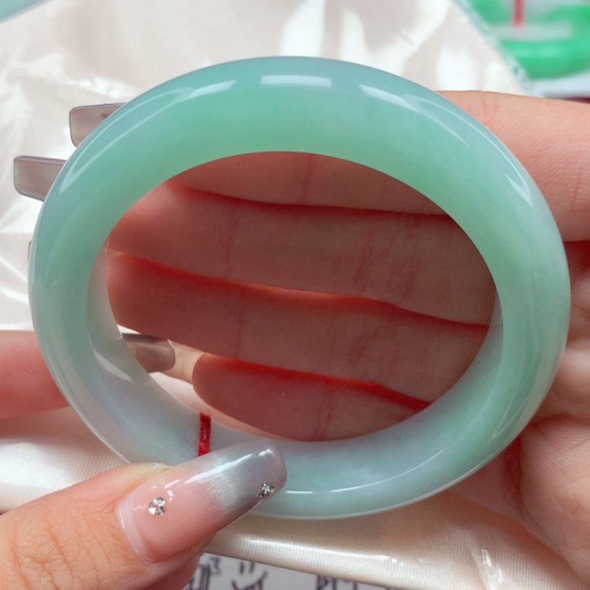 【闪购商品】翡翠手镯未镶嵌55圈