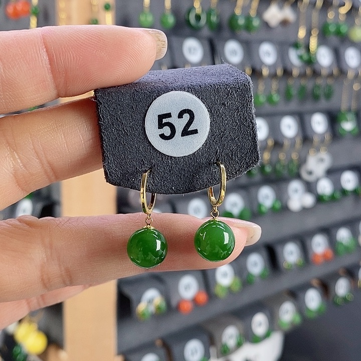 和田玉18K金镶嵌耳饰