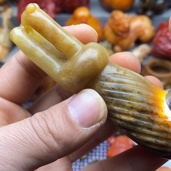 未镶嵌蛇纹石玉颈饰