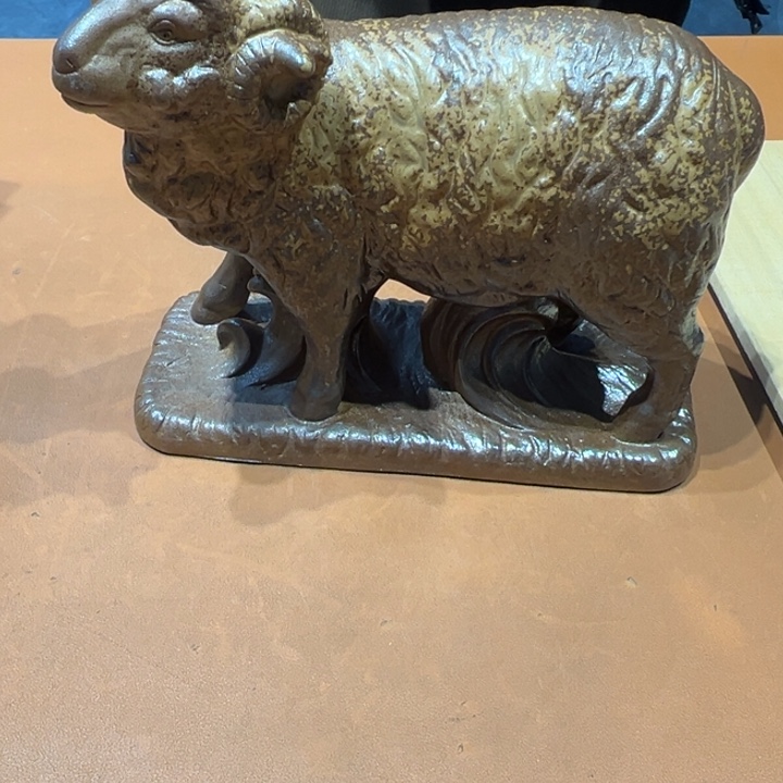 朱***）阿达西日瓷摆件883