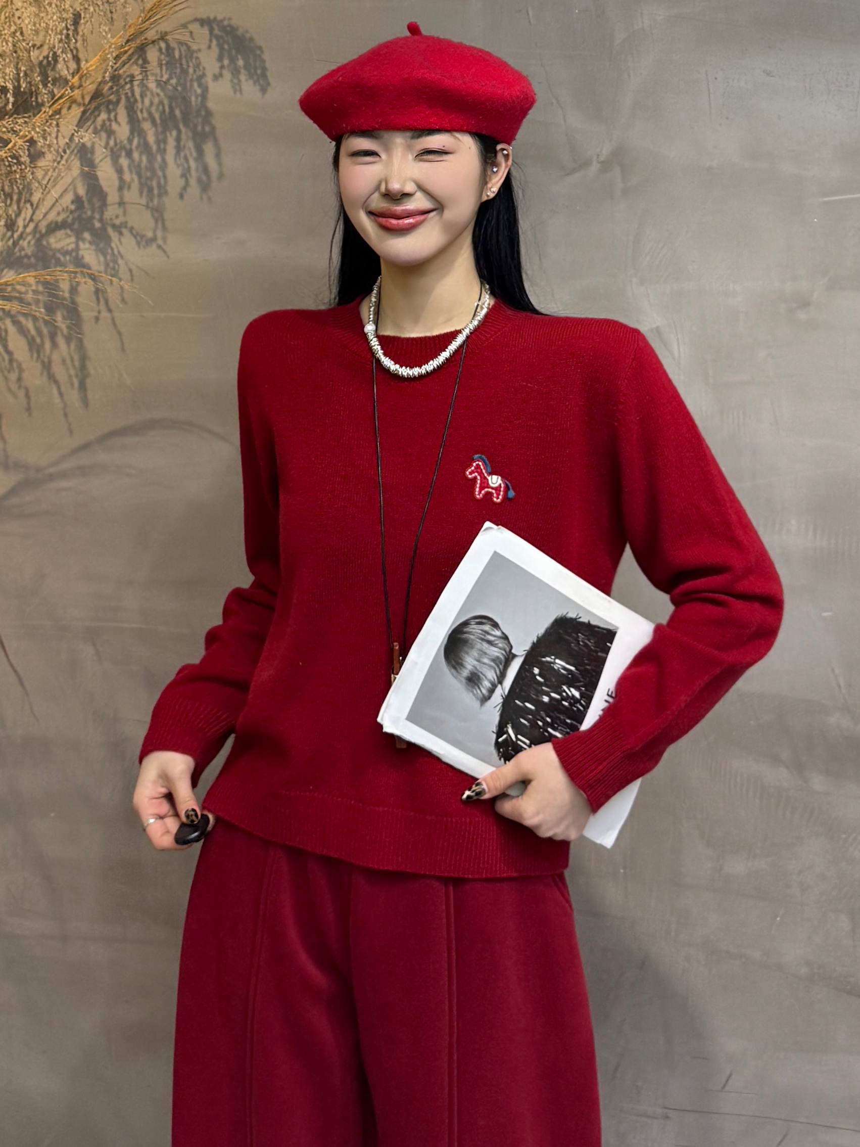 8342#新年小马卡通图案圆领毛衣秋冬新款慵懒风宽松纯色针织上衣