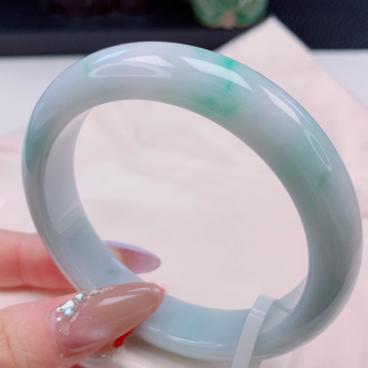 翡翠未镶嵌手镯55圈