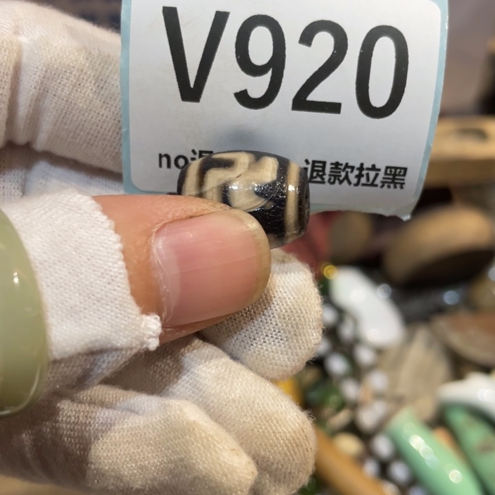 军***哥瓷片二表姐直播火爆热卖