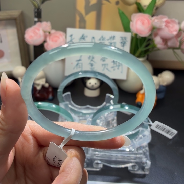 翡翠未镶嵌手镯冰蓝晴