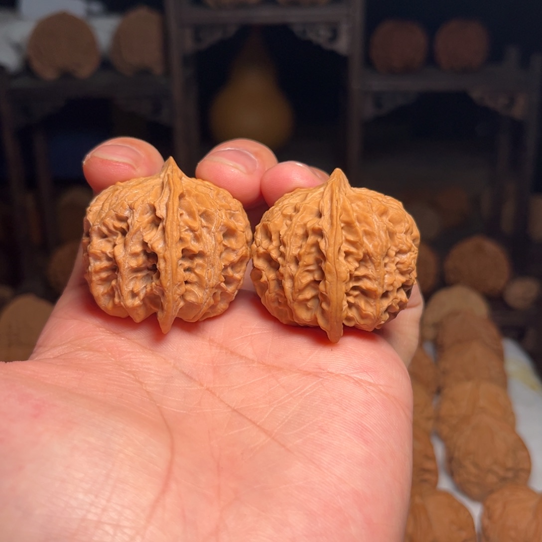 文玩核桃吊坠苹果园