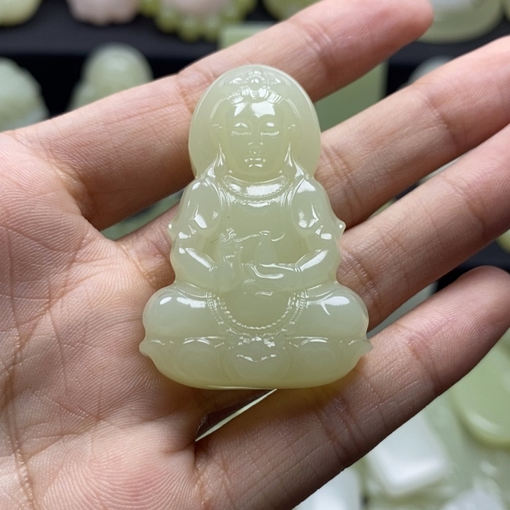 国风款晴水色观音吊坠