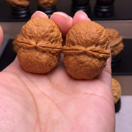 文玩核桃把件铁绣球3