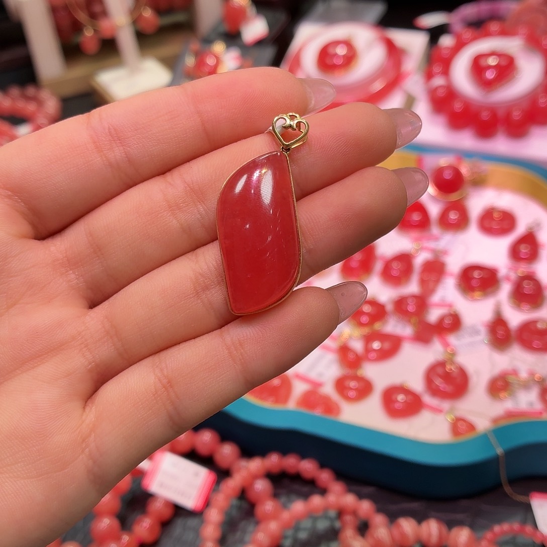 菱锰矿（红纹石）18K金镶嵌颈饰随形吊坠8.22g