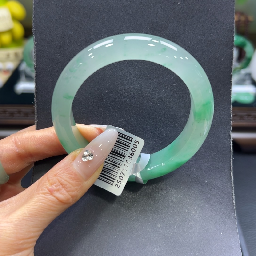 石英质玉（非洲翠）未镶嵌手镯57-58