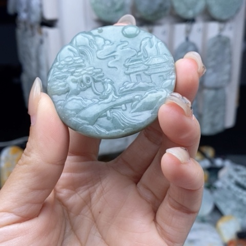 翡翠颈饰未镶嵌翡翠