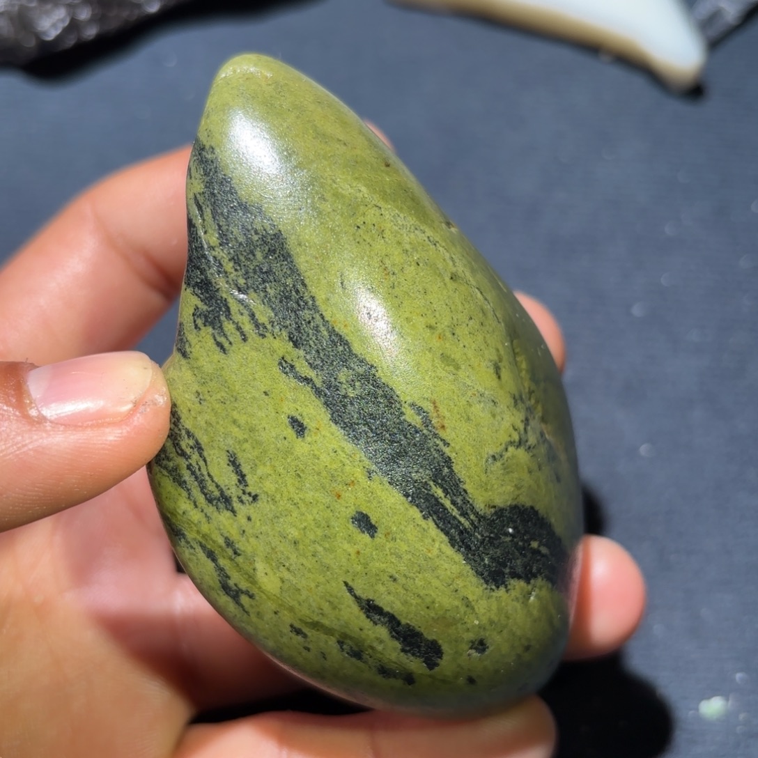 和田玉未镶嵌珠宝奇石