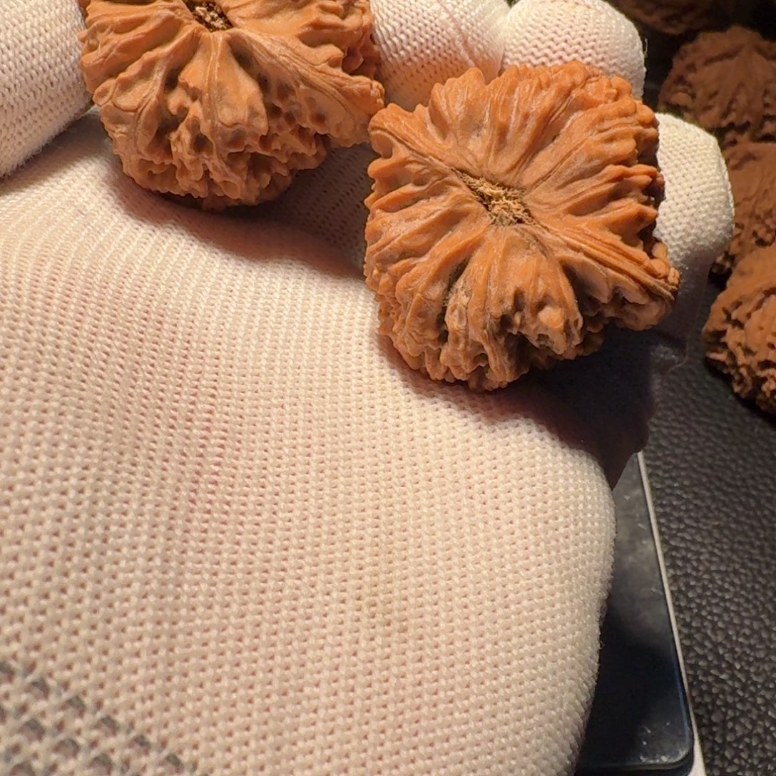 年***年文玩核桃吊坠有色差有黄有修