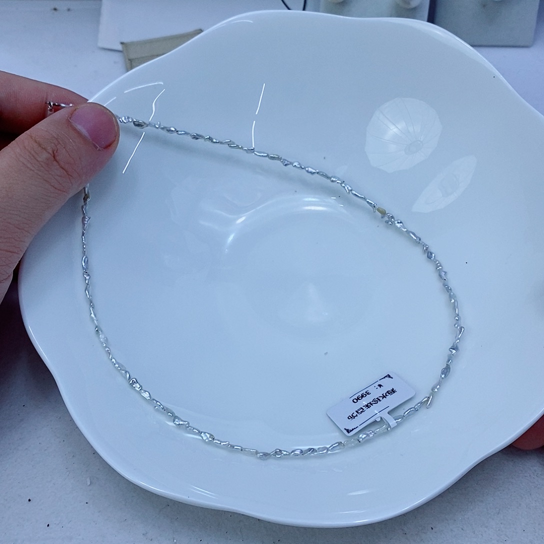 未镶嵌海水珍珠颈饰