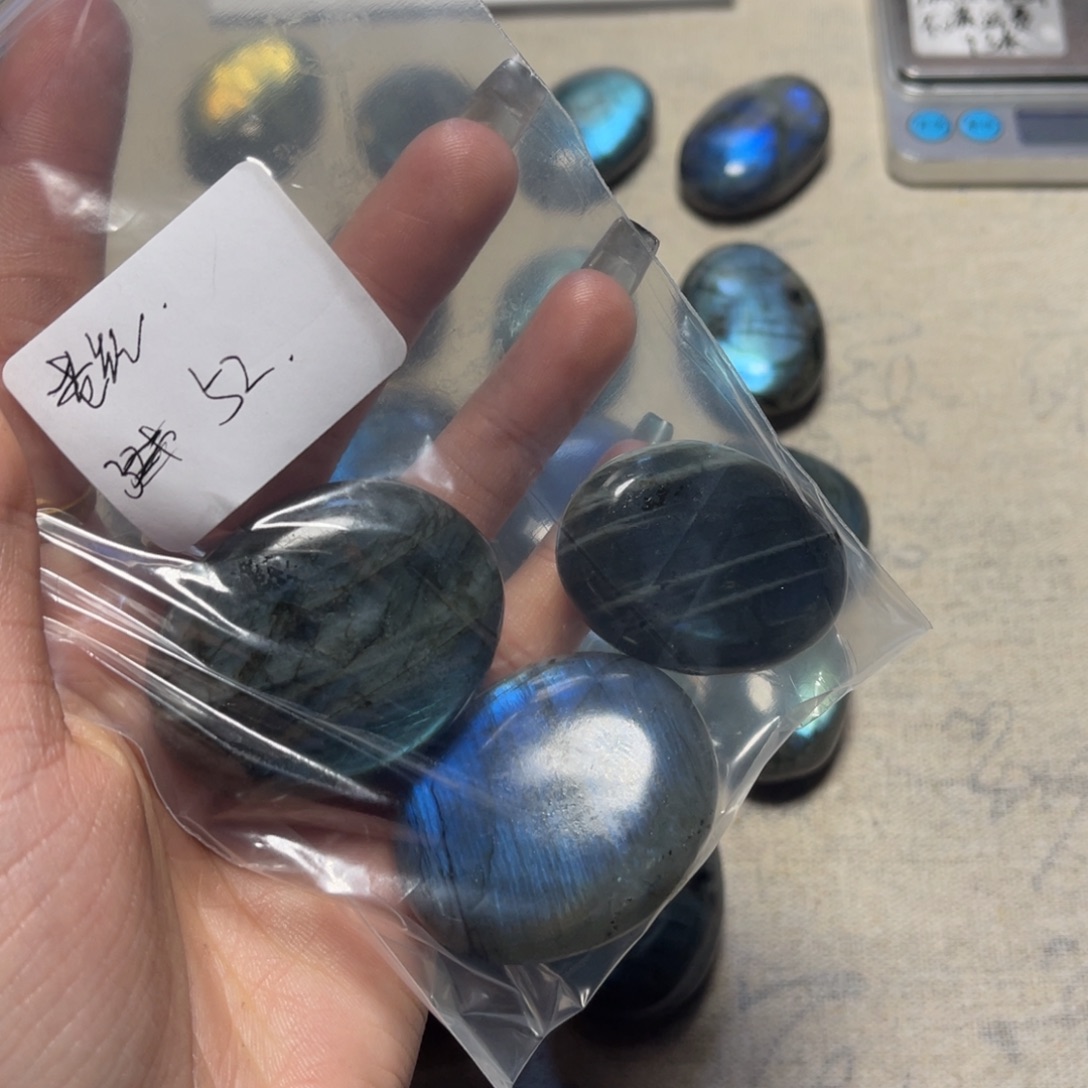 拉长石手把件把玩