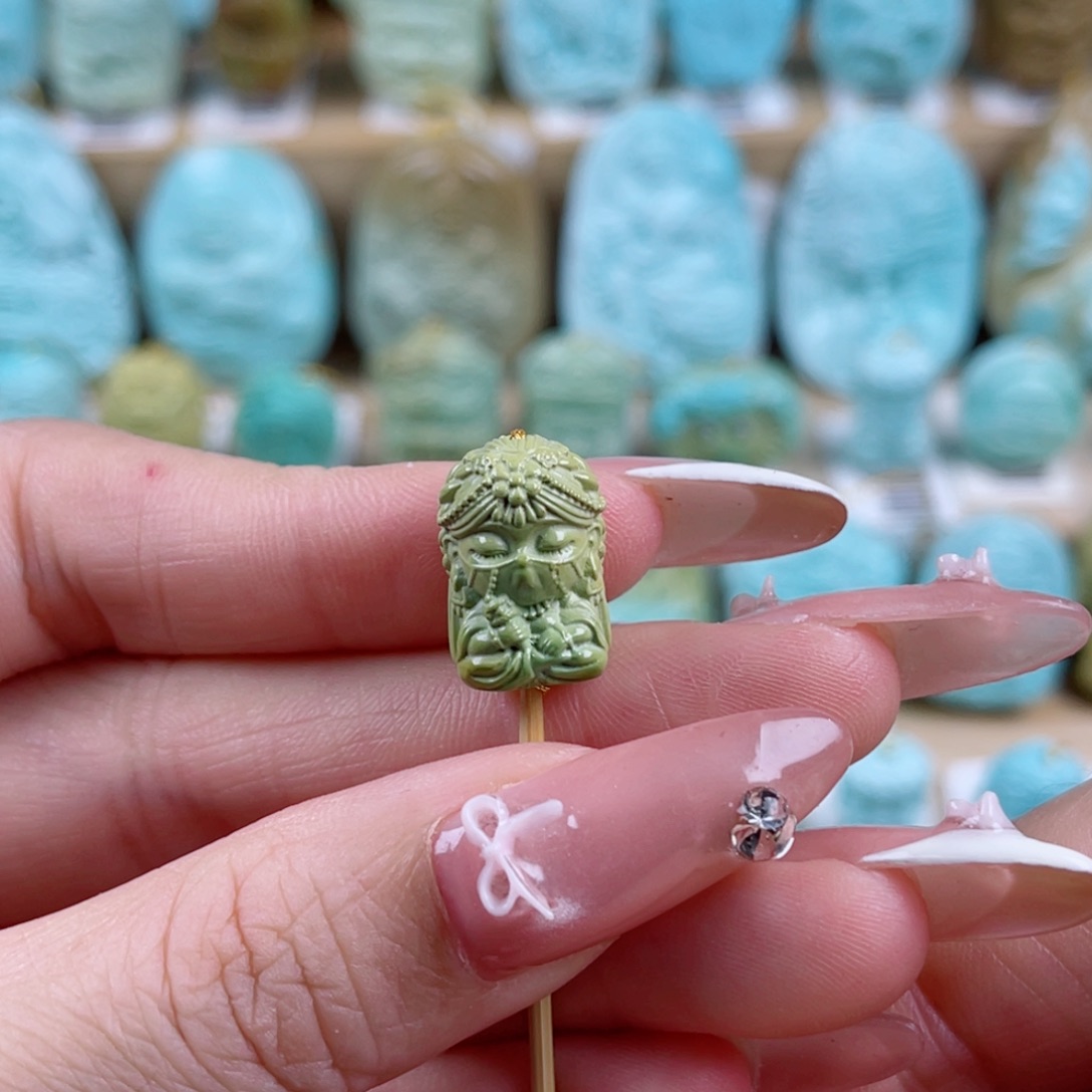 绿松石未镶嵌珠宝奇石