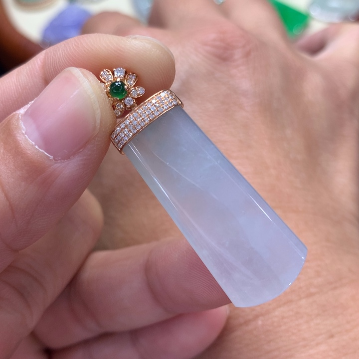 翡翠吊坠(不含链)18K金镶嵌