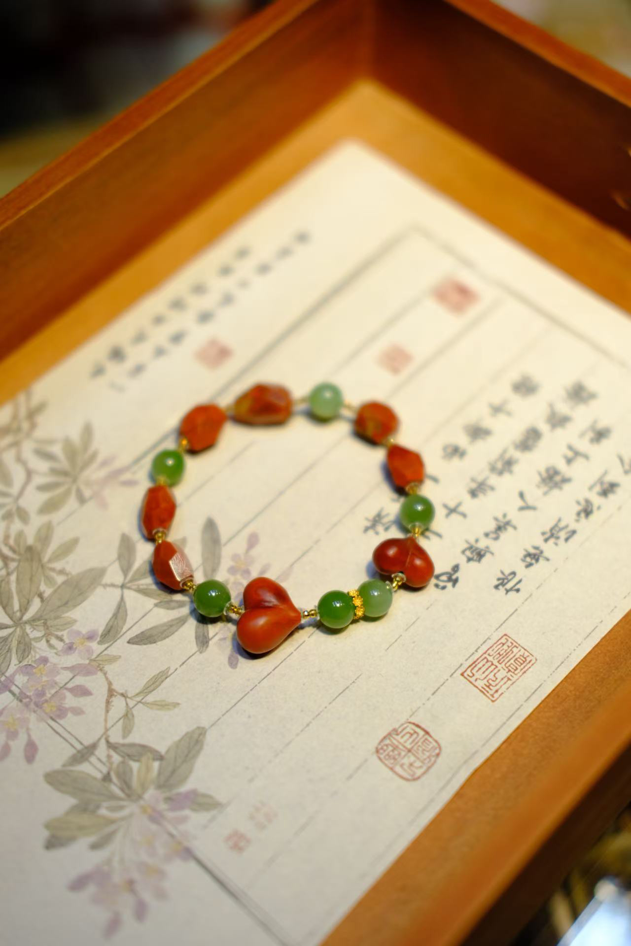 南红随意型手链搭配苹果绿18k金配饰清新高级包浆南红高品质