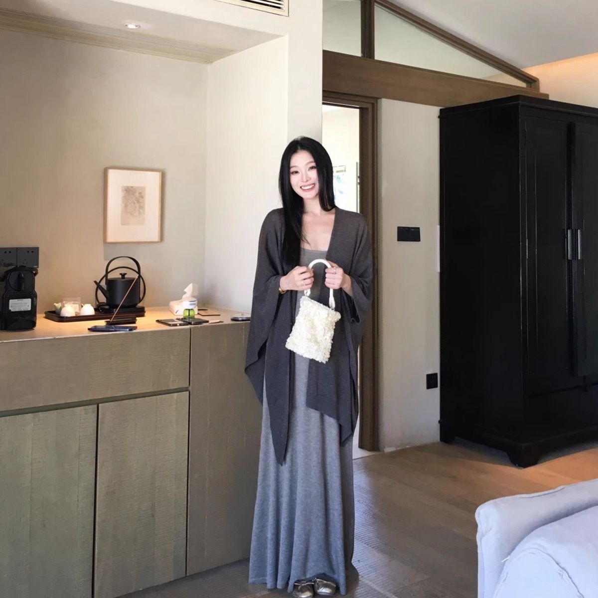 法式慵懒风灰色斗篷披肩毛衣外套女设计感外搭御姐风针织开衫上衣