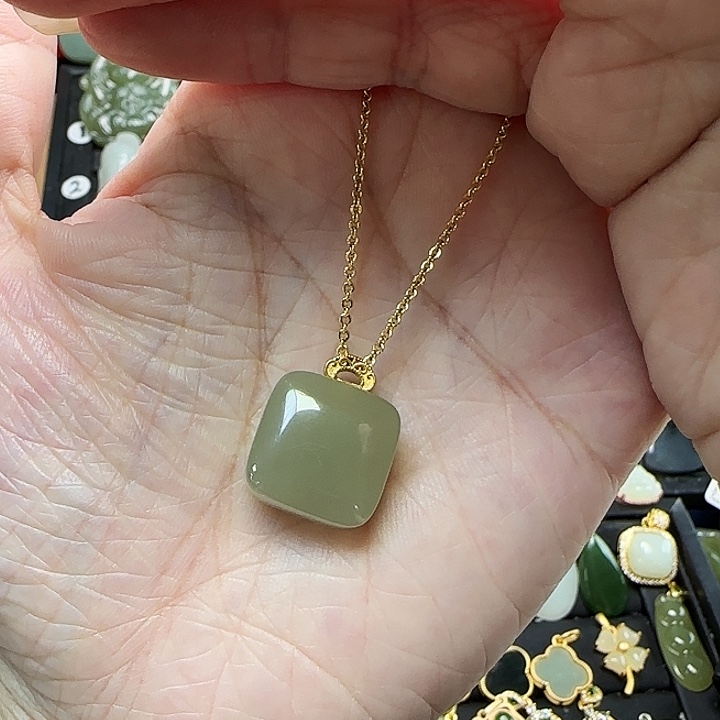 吊坠(赠链)银S925镶嵌和田玉