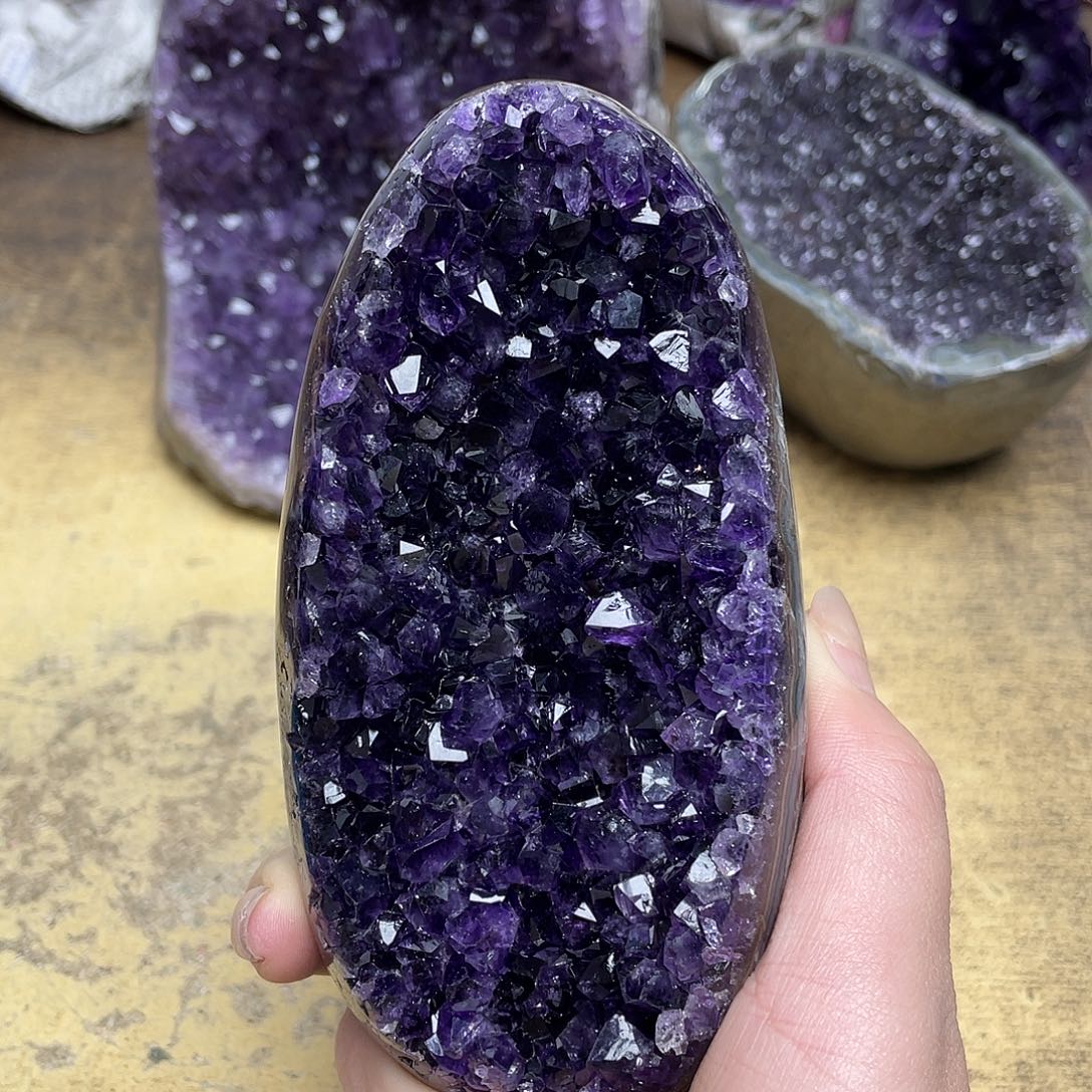 悦***者未镶嵌大型摆件（非配饰）紫晶