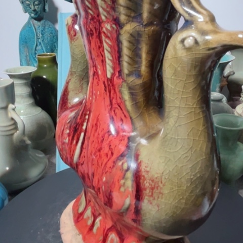 啸*钧瓷瓶器型美观大方