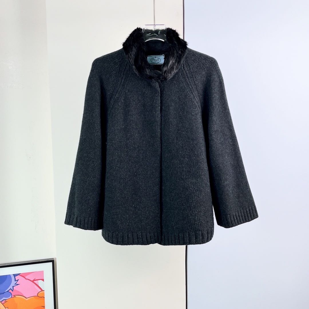 99新 Prada/普拉达 上衣/42码/Xsp39585 