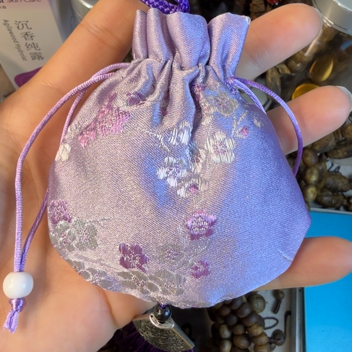 沉香沉香碎屑莺歌绿奇楠香包