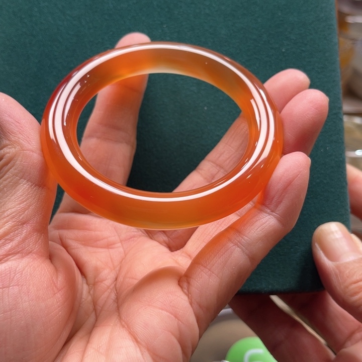 玛瑙/玉髓手镯未镶嵌馄***师