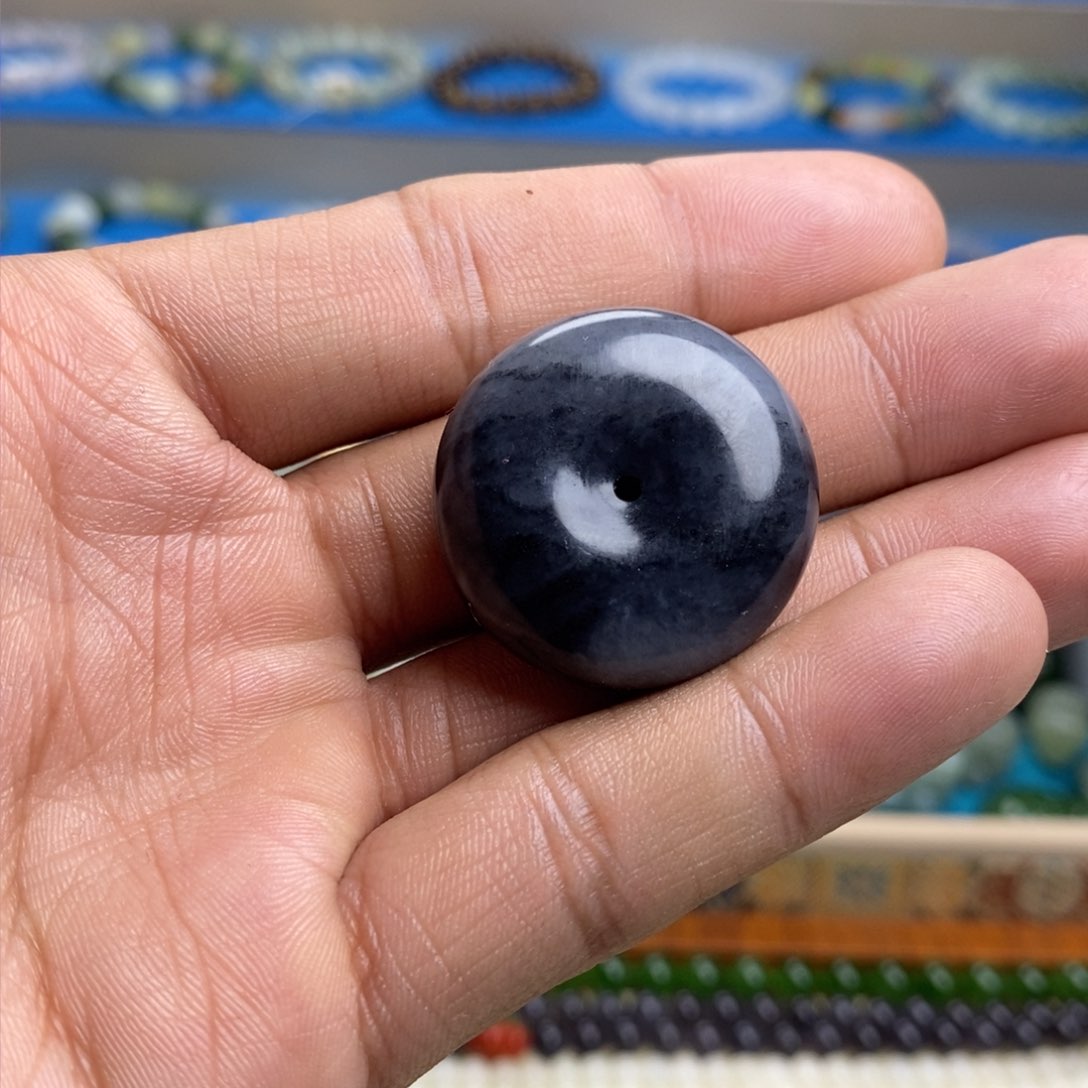 和田玉吊坠未镶嵌