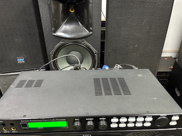 X5效果器一台，不包邮