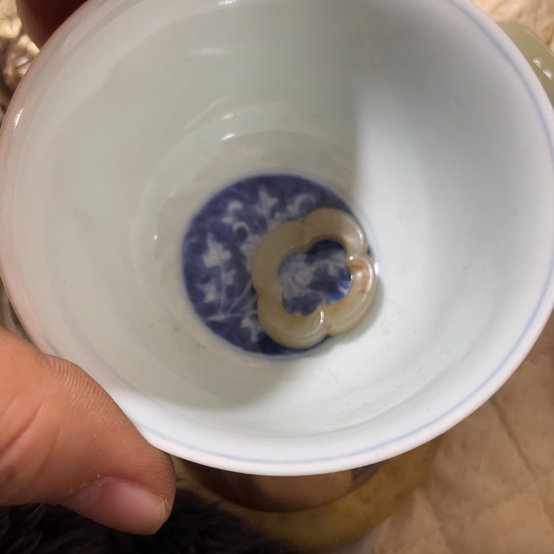 若***尘精品小摆件件瓷器